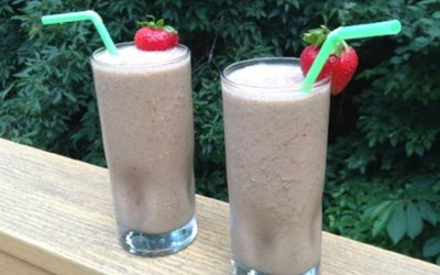 Strawberry almond butter smoothie