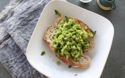 Brushetta with broad beans