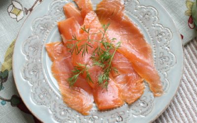 Scrambled eggs with smoked salmon & spinach