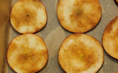 Apple and cinnamon rings