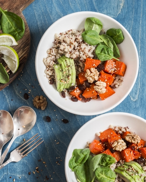 Quinoa with squash, spinach & avocado