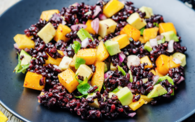 Black rice salad with avocado & mango