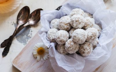 Chocolate, chickpea, fig and almond balls