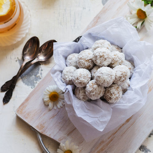 Chocolate, chickpea, fig and almond balls