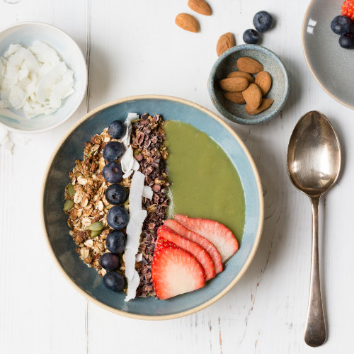 Super Green Smoothie Bowl with Nutty Granola & Cocoa