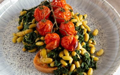 Green beans and roasted tomatoes on toast